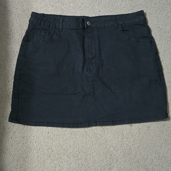 no brand Dresses & Skirts - Chic Black Denim Mini Skirt